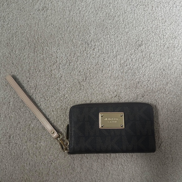 Michael Kors Small Logo Leather Wallet - Picture 3 of 10